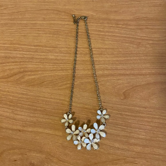 Flower Statement Necklace - Picture 3 of 4